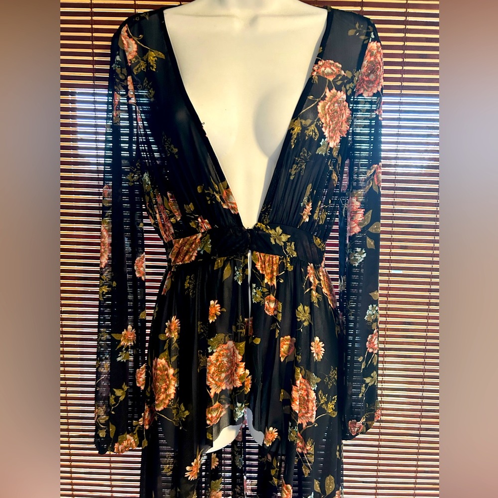 Sheer flower printed pull over